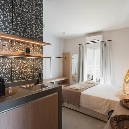 Ravel Boutique Aparthotel 3*