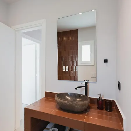 Ravel Boutique Aparthotel 3*